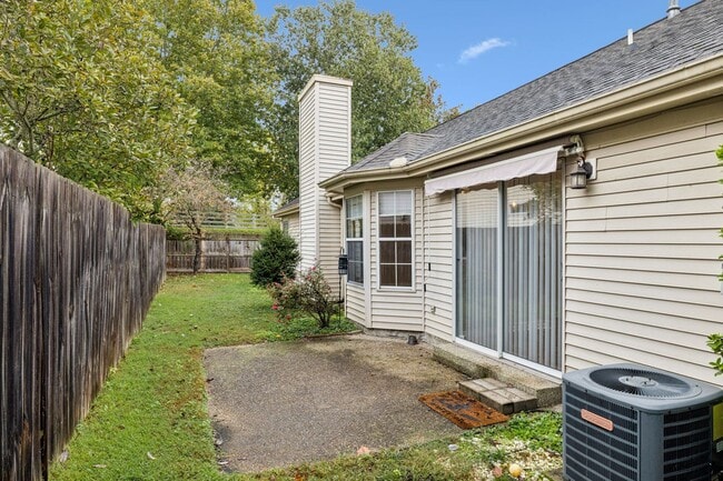 Building Photo - Welcome to this beautifully remodeled sing...