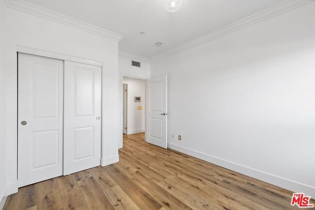 Building Photo - 311 S Gramercy Pl