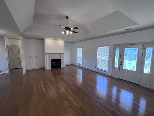 Building Photo - 29 Oak Crest Dr
