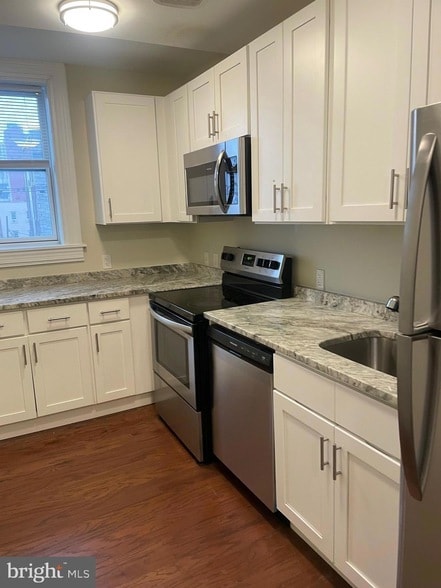 Building Photo - 505 Cooper St