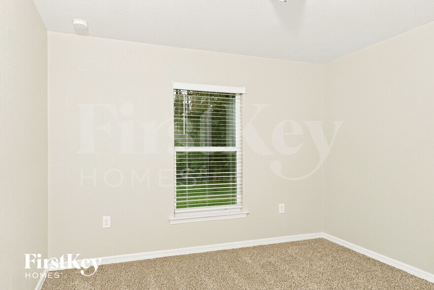 Building Photo - 4611 Belladonna Ave