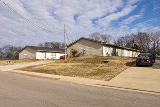 Building Photo - 211 Oak St. Apartments