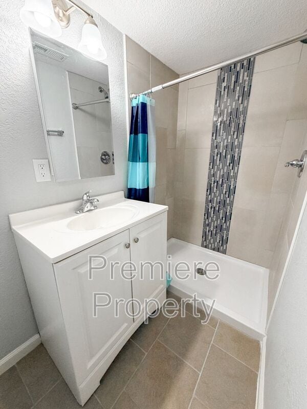 Building Photo - 36 N Poe St