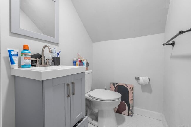 Building Photo - 10 Cold Spring St