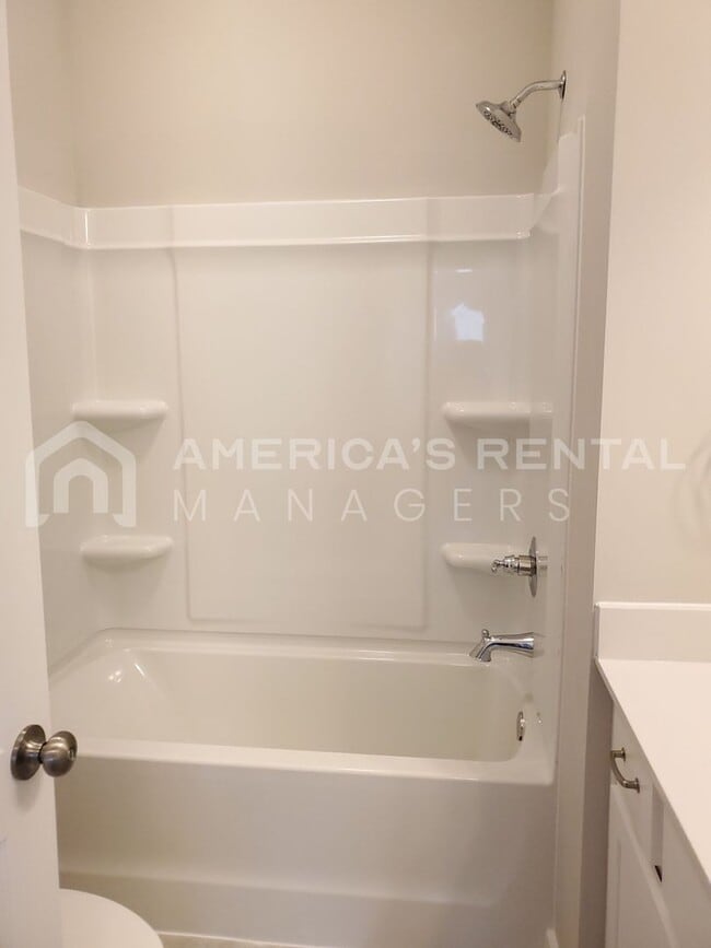 Building Photo - Bright, Airy Home or Rent in Clanton, AL!!! COMING SOON