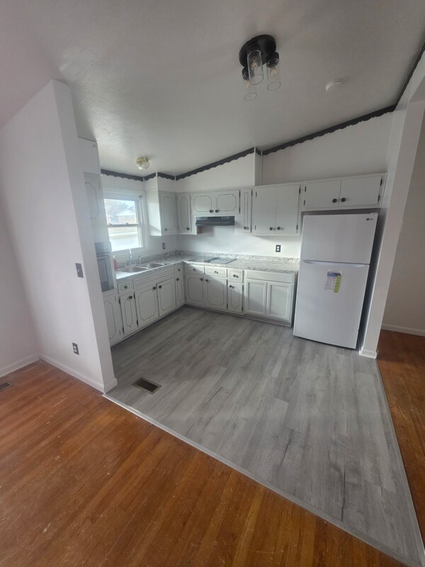 Building Photo - 729 Glensford Dr