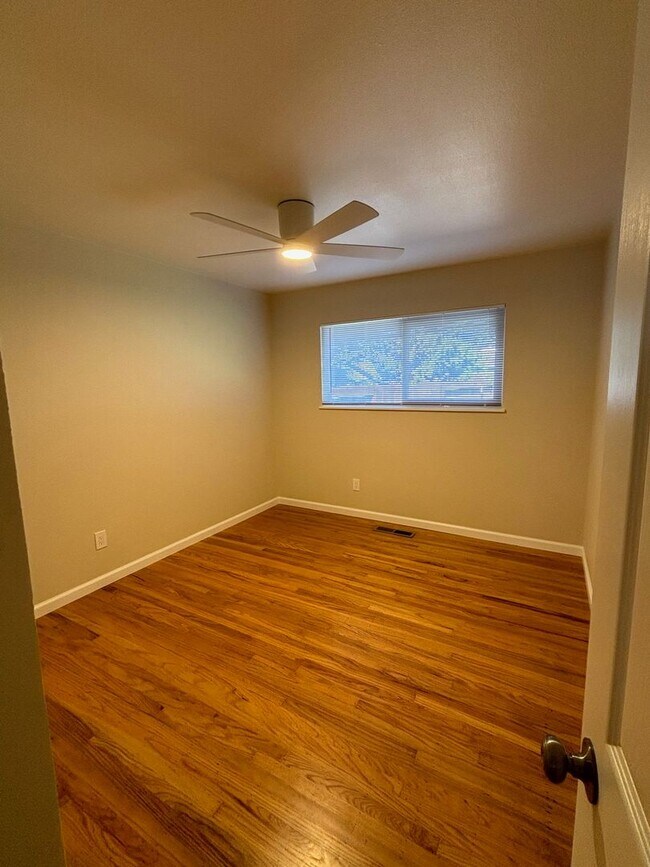 Building Photo - Updated Single level 3 bedroom 2 bathroom Bennett Valley Home with new paint and beautiful refini...