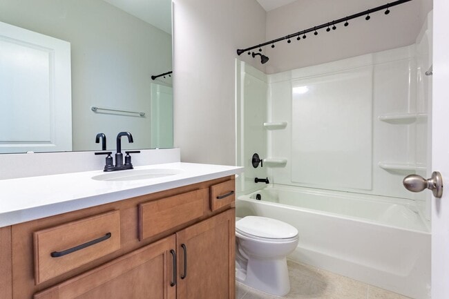 Building Photo - BEAUTIFUL TOWNHOME WITH COMMUNITY POOL- $1000 OFF FIRST MONTH'S RENT WITH FEBRUARY 2026 MOVE-IN