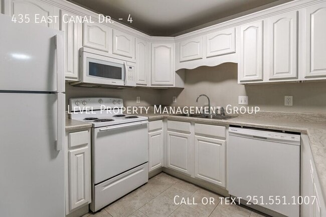 Building Photo - 435 E Canal Dr