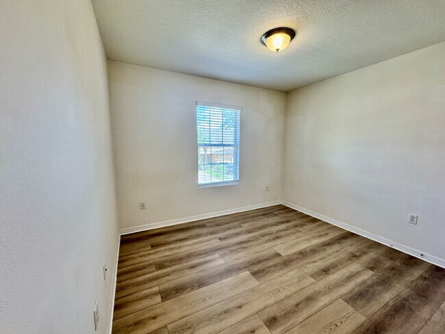 Building Photo - Gated community Charming 3-Bedroom Rental Home with amazing clubhouse in Tampa, FL!   NEW LUXURY ...