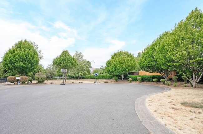 Building Photo - Spacious 4-Bedroom in Renton’s Serenity Ridge