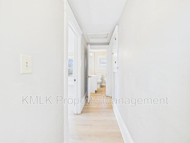 Building Photo - 773 Montana Ave