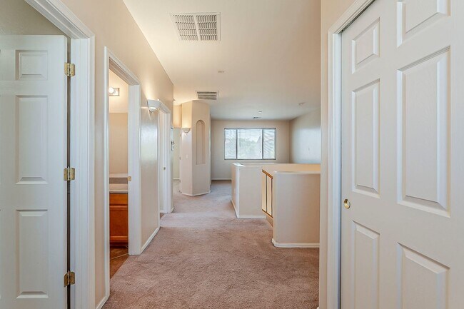Building Photo - Pet-Friendly 4 Bedroom Rental in Tucson wi...
