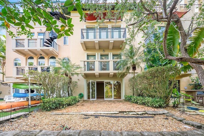 Building Photo - 6204 Paradise Point Dr