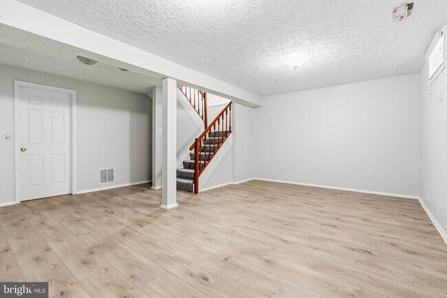 Building Photo - 4600 Brentleigh Ct