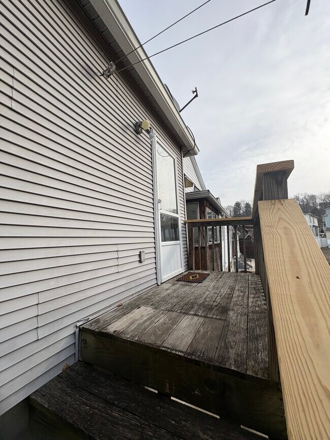 Building Photo - 23 St David St