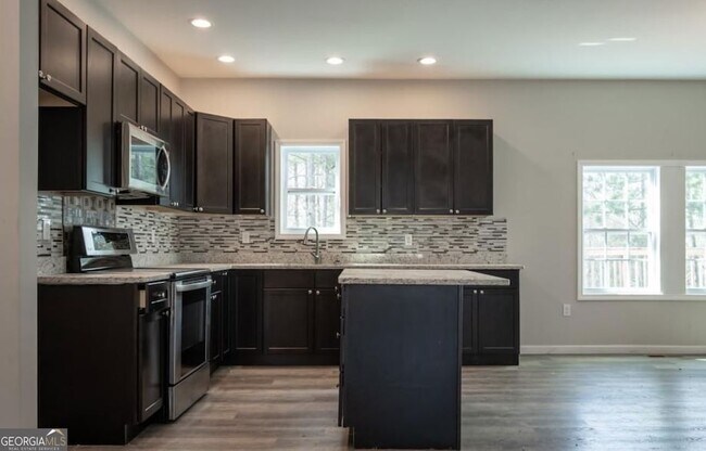Building Photo - 2446 Remington Dr