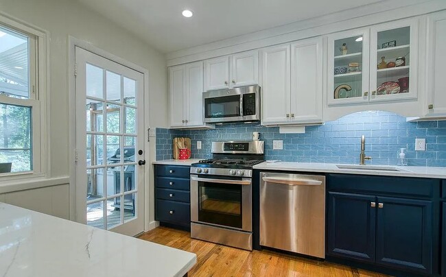 Building Photo - 8719 Badger Dr