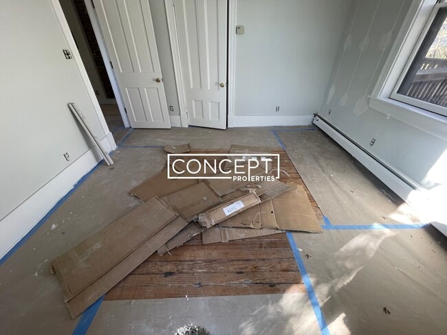 Building Photo - 54 Lawn St