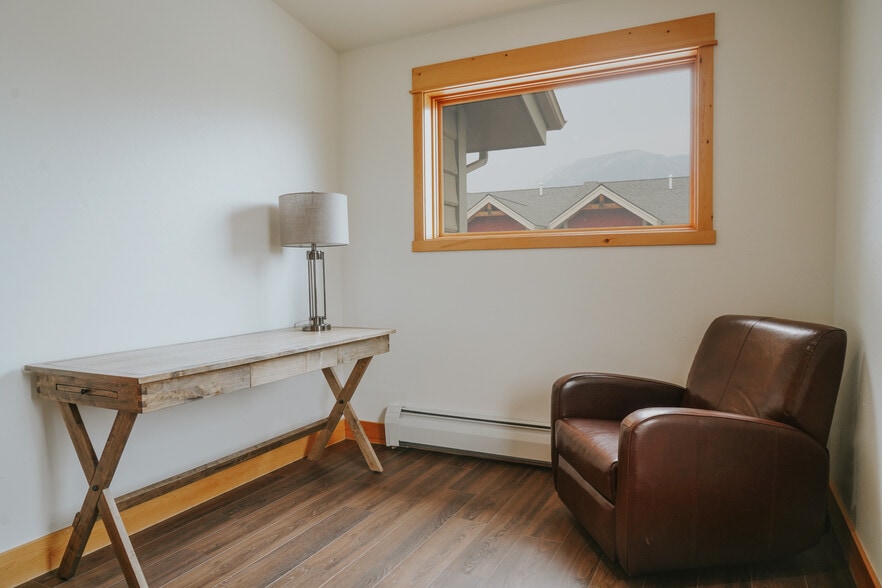 Building Photo - 20 Limber Pine Pl