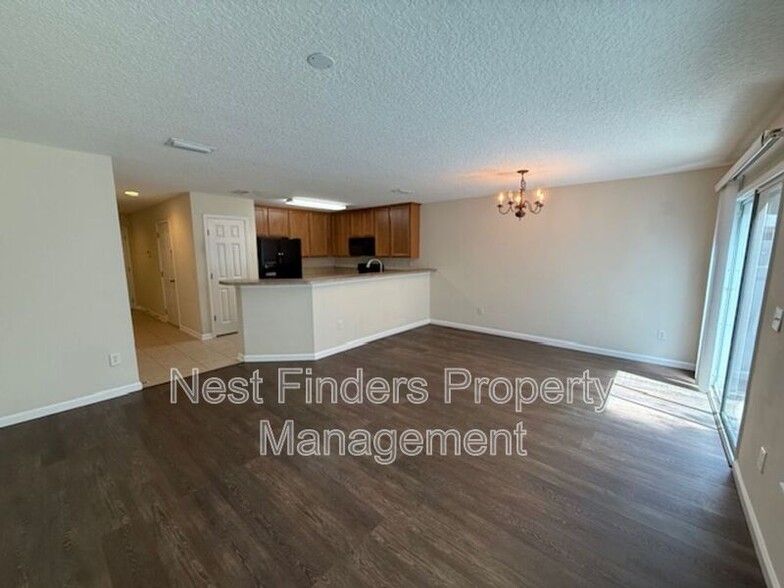 Building Photo - 808 S Black Cherry Dr