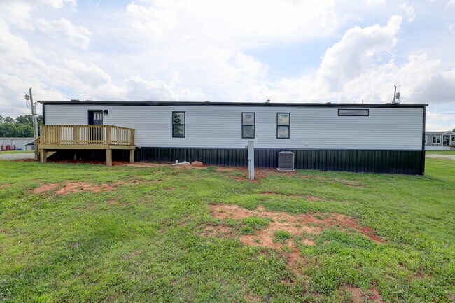 Building Photo - 5233 Clarksville Rd