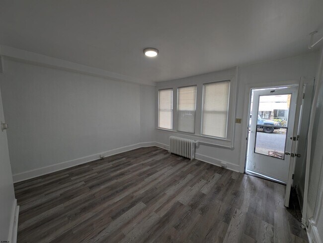 Building Photo - 1056 N Ohio Ave