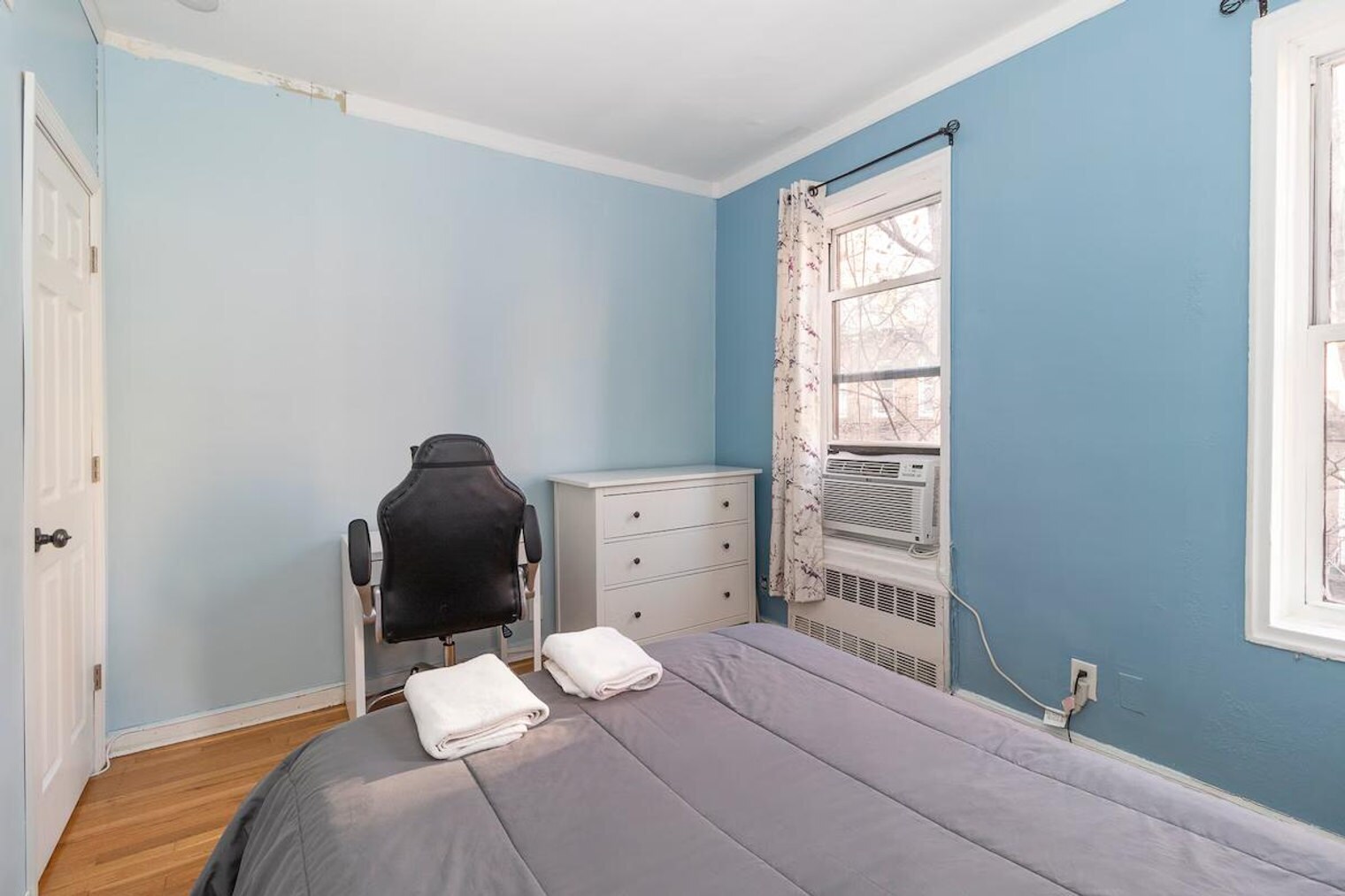 Building Photo - 333 E 79th St