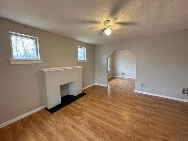Building Photo - 1195 Belrue Ave