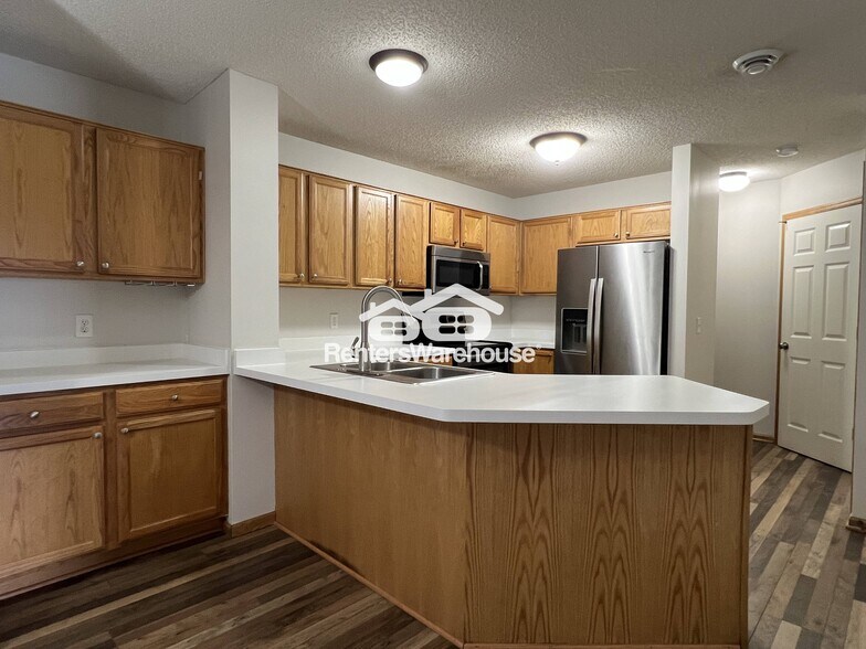 Building Photo - 17343 River Birch Ln S E