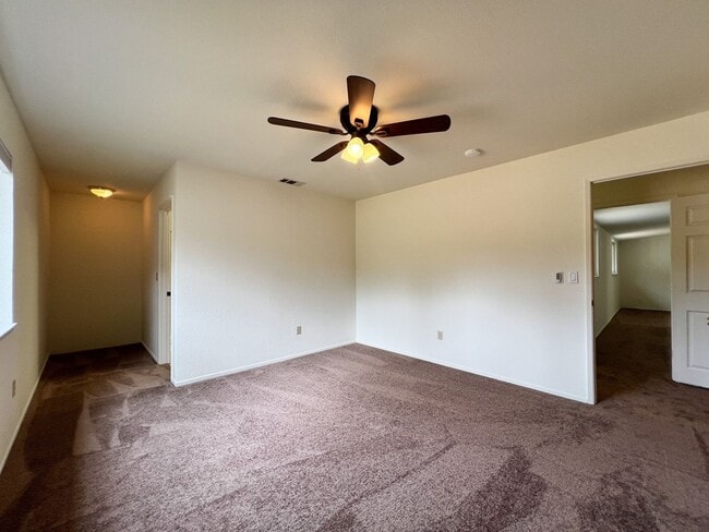 Building Photo - Three Bedroom St. Helena Home with Stunnin...