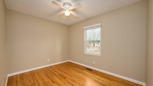 Building Photo - Coming Soon: 3BR, 1 1/2BA house
