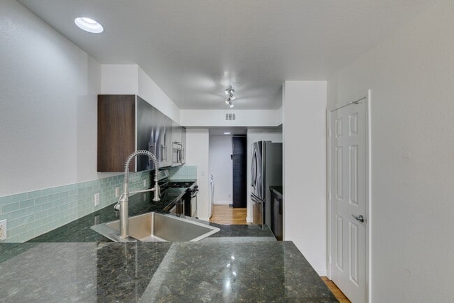 Building Photo - 2838 Dawn Crossing Dr