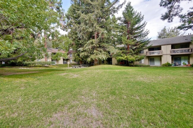 Building Photo - 505 Cypress Point Dr