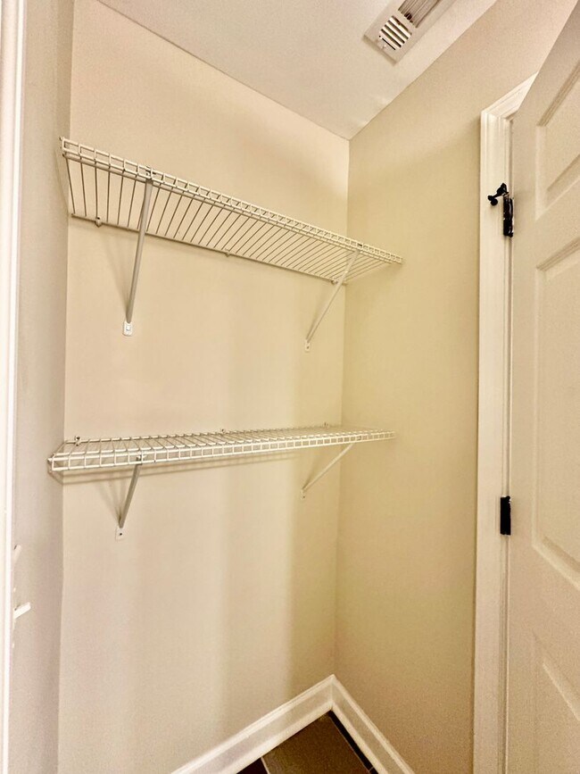 Building Photo - Atlanta Rental- Now Accepting Vouchers