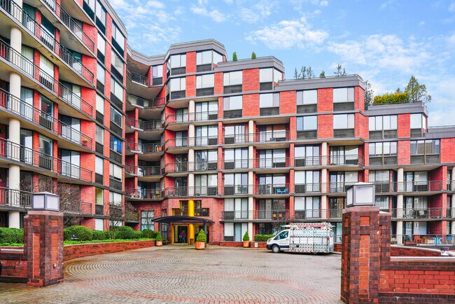 Welcome to The Classic Condominium in Hartsdale NY. - 50 E Hartsdale Ave