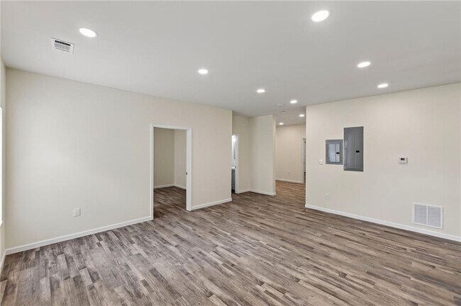 Building Photo - 160 Janney Cir