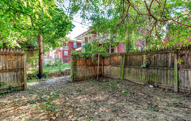 Building Photo - Bright 2 Bedroom, 1 Bath Ranch Style Home in Harrisburg, Pa!