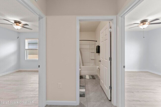 Building Photo - 1015 Dugan CIR SE