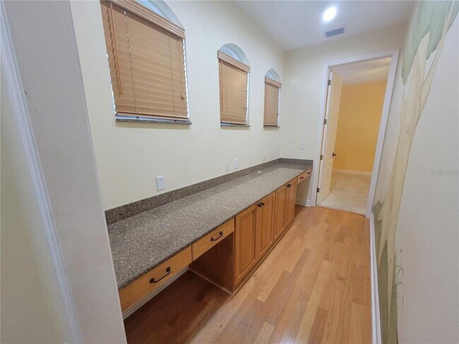 Building Photo - 10209 Thurston Groves Blvd