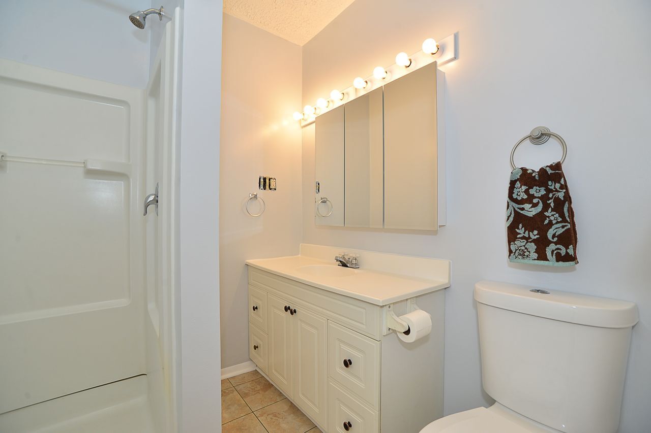 bathroom - 98 Ohio River Blvd