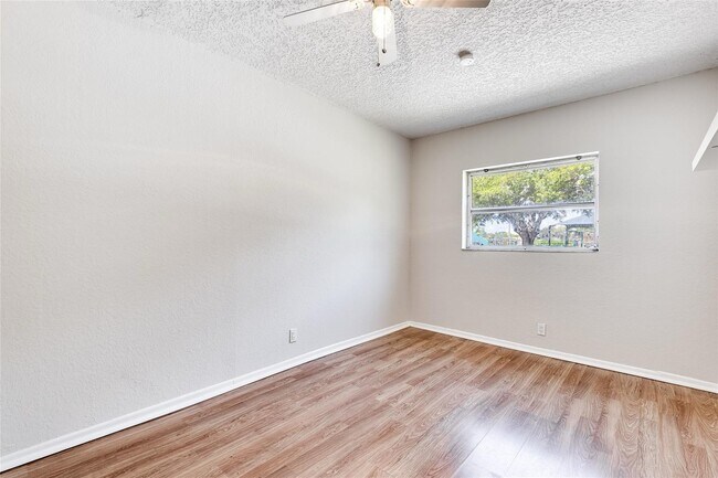 Building Photo - 3460 NE 28th Ave