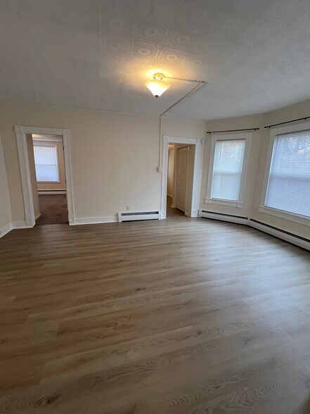 Building Photo - 211 Spring St