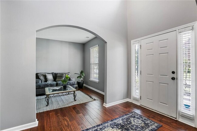 Building Photo - 611 Crosswinds Cir