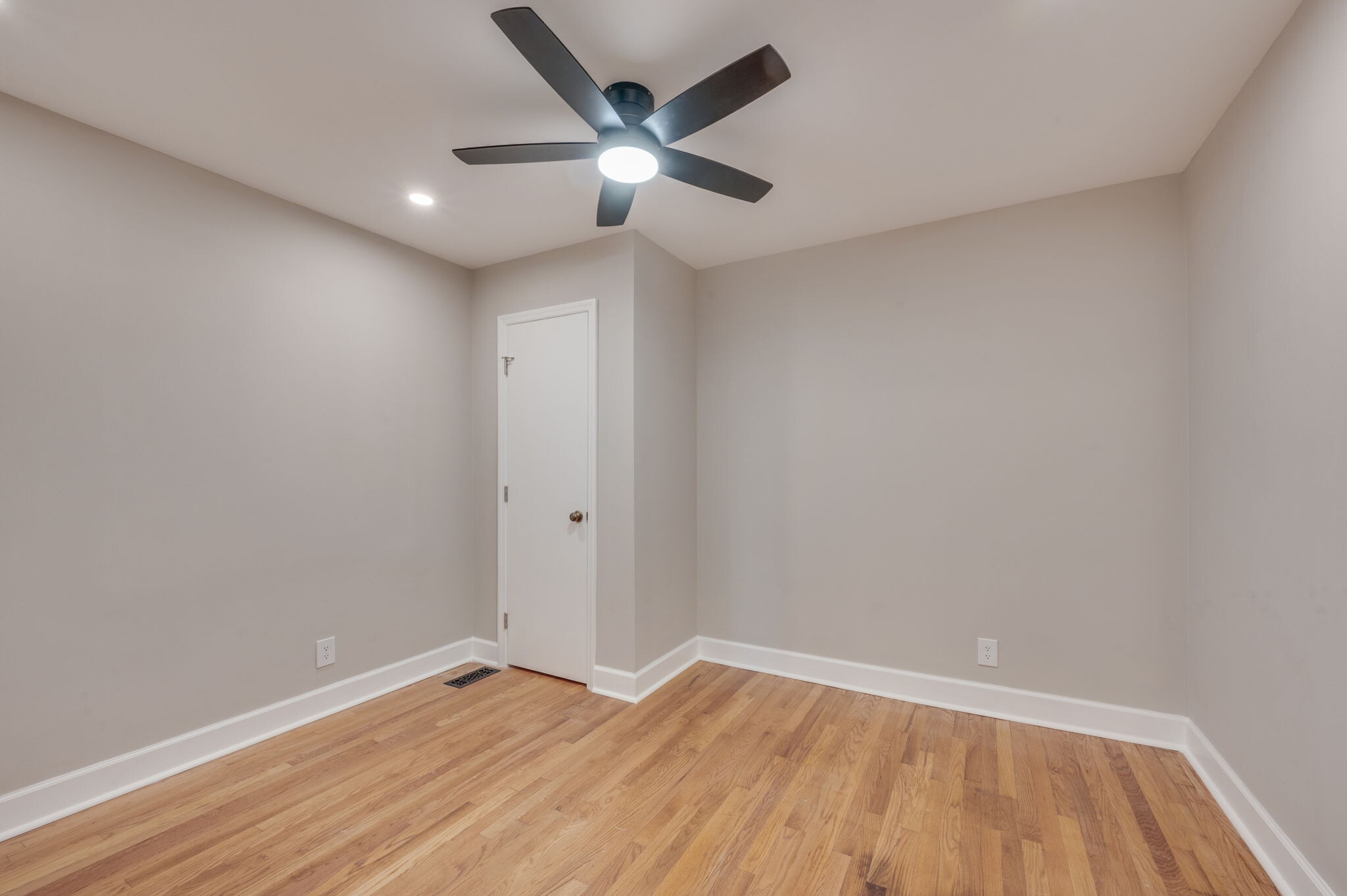 Building Photo - 3314 Mimosa Dr