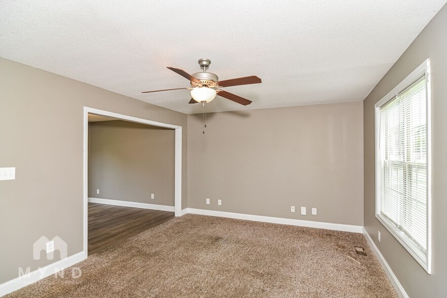 Building Photo - 619 Woodhaven Dr