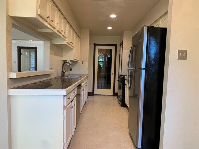 Building Photo - 434 Gentilly Dr