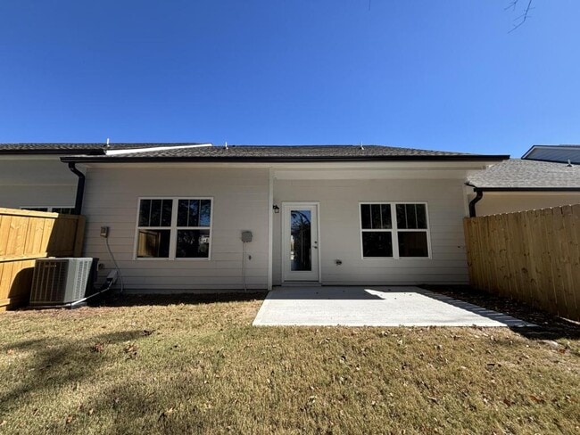 Building Photo - 36 Village Ct