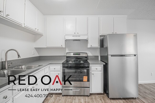 Building Photo - 706 McDonald Ave