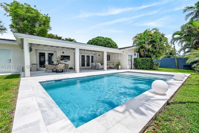 Building Photo - 8820 SW 85th St